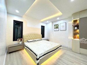 bán nhà đống đa - dt 40m - mt 4,5m - 5m ra ô tô kinh doanh - gần hồ linh quang, dân xây kiên cố