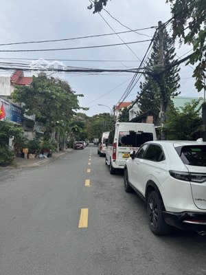 không có căn thứ 2. nhà 2 tầng 100m khu kiến thiết. hiệp phú .q9. chỉ 9.7 tỷ