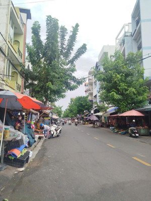 ngay chợ phạm văn bạch, 5x22m. hẻm 5m thông. chỉ 11,x tỷ. phường 12, gò vấp.
vị trí đẹp.