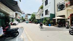 bán nhà lạc long quân dt 213m2, mt 5.6m, đường ô tô tránh, kinh doanh