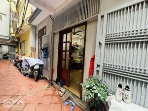 bán nhà ngõ 100 tây sơn, 34,3 m2, 8,2 tỷ., 5 tầng, mặt tiền rộng thoáng - rất hiếm.