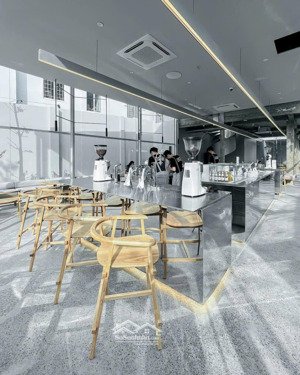 cho thuê mtkd thảo điền, 16x40m, ~700m2, có nhà tiền chế 10x20m, giá 300tr hiện là cf rang rang