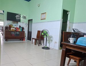 bán gấp mt đ.số cách lò lu 20m, ngang 11m, dt 180m2, giá 9.99 tỷ gần cc elysea