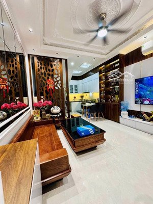 yên hòa cầu giấy 9 tỷ 33m2 nhà xây mới nội thất đẹp gần công viên cầu giấy. giá ngon nhất phường!