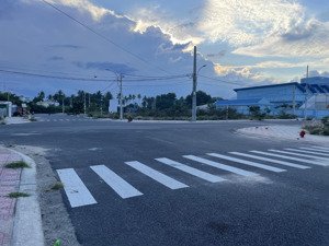 105m2 tdc ngọc hiệp tây nha trang , đường rộng 20m