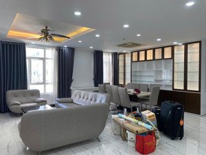 bán căn hộ duplex giai việt hoàng anh gia lai q8 dt 230m2 giá bán 7.2tỷ. lh phan đăng