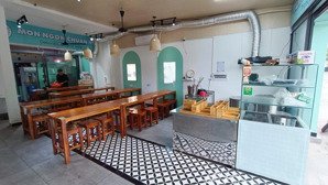 siêu phẩm lô góc đường nguyễn khang, diện tích 100m2+lửng 50m2 thiết kế siêu đẹp mt 15m vỉa hè rộng