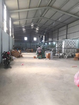 cho thuê kho xưởng 700m2 đường tân hiệp 15, hóc môn