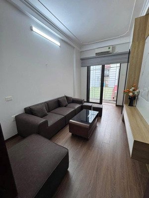 ngọc thụy. 40m2. 5 tầng. giá 12,5 triệu lh. zalo) cho thuê nhà nguyên căn phố nt