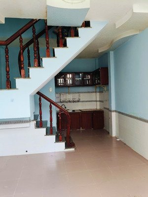 nhà trung tâm gò vấp 2pn, hẻm xe hơi giảm còn 3.2 tỷ