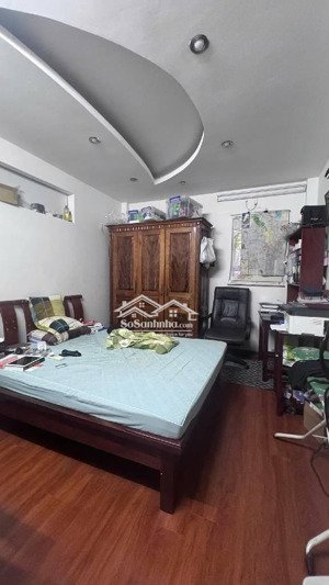 bán nhà kim giang.40m 8 tỷ.sát khi đô thị mới đại kim . thông ra đường lớn nguyễn xiển