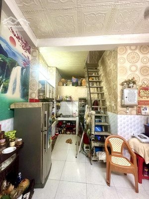 bán nhà phường 17, bình thạnh điện biên phủ ngang 3m dài 7m trệt lầu hc đủ.