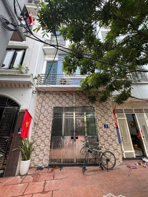 giảm chào mạnh chủ thiện trí bay nhanh bán nhà ngọc thụy ô tô đỗ cửa 40m 4 tầng giá chỉ 6,9 tỷ