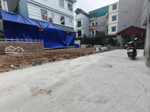 đất 55m2- mặt tiền 5.5m, ngõ ô tô 7 chỗ hơn 160tr/m phố trạm long biên