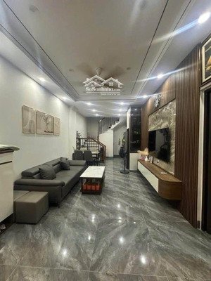 bán nhà đỗ nhuận, gần cv hoà bình, 40m2 chỉ 10.x tỷ, ô tô đỗ, lô góc, thang máy, full nội thất xịn