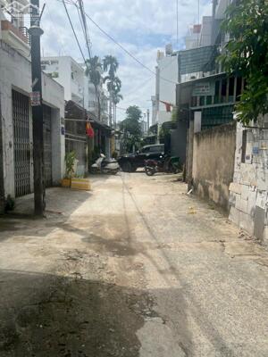 Nhà mới kiến trúc tân cổ điển diện tích khủng 4mx22m đường ô tô quận 12