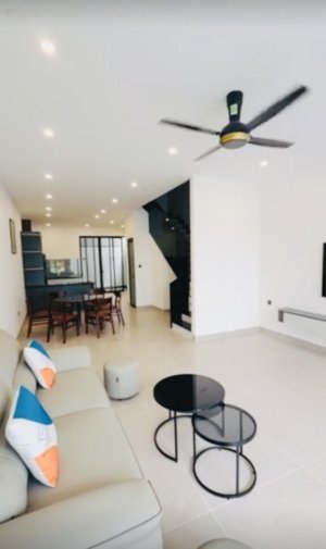 bán nhà gói 7 mỹ gia đối diện sân bóng full nội thất giá 8 tỷ- 