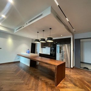 nhà đẹp- nội thất cao cấp- tầng cao- view thoáng tại chung cư cao cấp midtown-m8