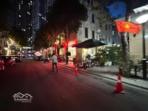 căn xẻ khe hoàng huy mall có thang máy