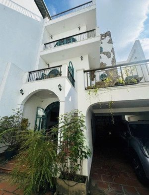 biệt thự gía tốt - linh đông, 152m ngang 8m, 4 tầng, gara xe hơi, 3 pn , 4 wc