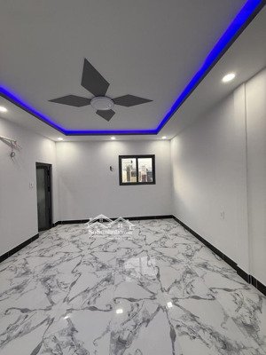 nhà mới, mặt tiền nguyễn văn linh, q7, 3 lầu, kdbb đa ngành , chỉ 4,5 tỷ.