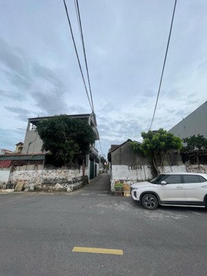 lô đất siêu đẹp ngay cạnh hồ diện tích chỉ 43.2m ngõ thông