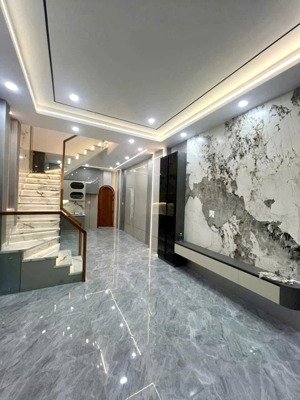 cho thuê nhà nguyên căn tân bình ngã tư phạm văn bạch - trường chinh tân bình - trống sẵn