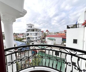 em cần bán biệt thự xây mới mặt đường tại phạm ngọc, nội thất xin xò chỉ việc về ở