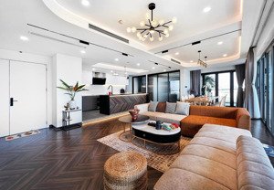 bán chcc tại c18 xuân la, lạc long quân, cách hồ tây 50m. 92m2, 3pn, 2wc.