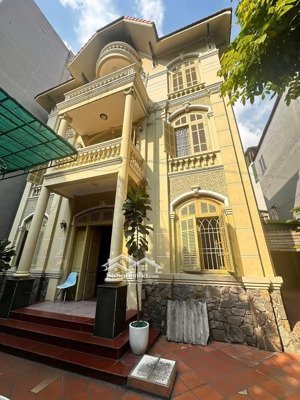 biệt thự pháp giữa lòng cầu giấy 220m² đất, mặt tiền 14m, liên hệ gặp chỉnh chủ