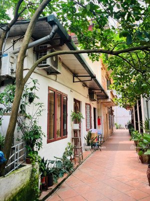 tôi cần bán mảnh đất âu cơ tứ liên 50m mặt tiền 6.24m ngõ rộng 2.7m lô góc 2 mặt thoáng gần đường