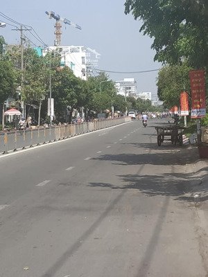 nhà mt kinh doanh sầm uất quận 6 đường hồng bàng, 8.08x14m, 4.5 tấm, 31 tỷ