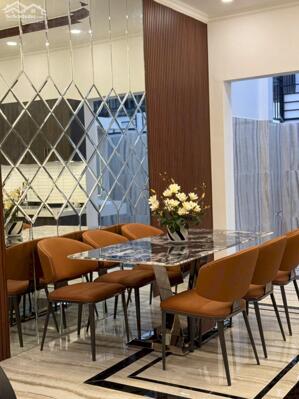 Nhà đẹp 3 tầng phong cách hiện đại ngay trục chính đường số 13 KĐT Hà Quang 2- Nha Trang