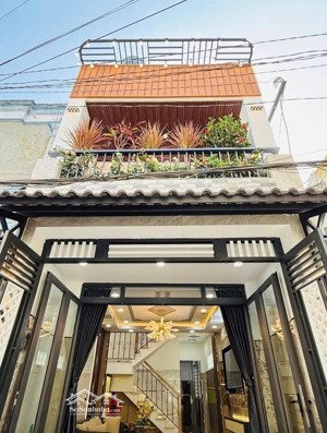 nhà 1 trệt 1 lầu - mt bùi ngọc thu - đã có sổ hoàn công - tặng full nội thất - 2 tỷ 3