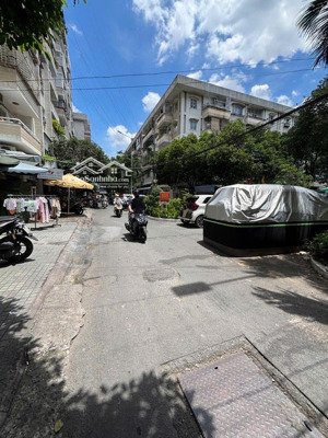 chung cư phan xích long sổ hồng riêng, 66m2, nhà mới đẹp hơn 4tỷ, thang máy