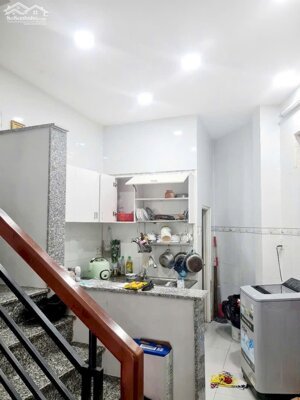 Bán căn nhà mặt tiền đường Phan Đình Giót- Nha Trang chỉ 2 tỷ1