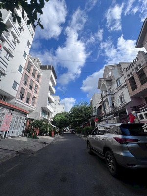 bán nhà mặt tiền bình thạnh - thuê khoán 30tr/tháng - giá 15,4 tỷ thương lượng