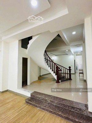 cần bán nhà 3 tầng mặt tiền đường 30 tháng 4, diện tích 157m2, hoà cường, hải châu