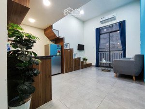 cho thuê căn hộ giá rẻ quận 10 có gác rộng ban công thoáng gần đại học kinh tế ueh quận 10