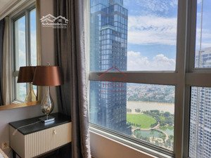bán cặp căn vip đầu hồi landmark tổng 5pn, 180m2, tầng trung view landmark 81 đẹp, sẵn sổ hồng