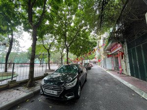 bán nhà khu phân lô kinh doanh đường hoàng ngân dt 65m2 x mt 5,5m, đường 3 oto tránh nhau