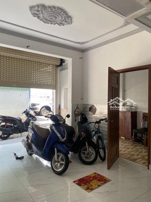 1căn ra mặt tiền phú thọ hoà ngang lớn 6m-90m2 cho thuê 25tr/th chỉ 8tỷ