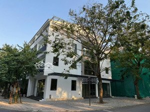 tống diễn . cho thuê nhà phố ecopark, căn góc, giáp công viên, có thang máy