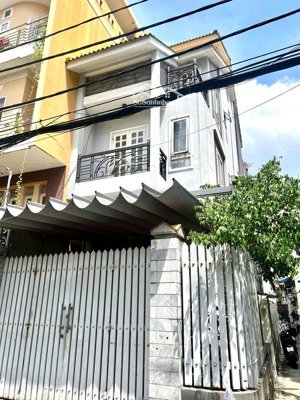 bán nhà lê văn sỹ q3, ngang 4m, 3 tầng