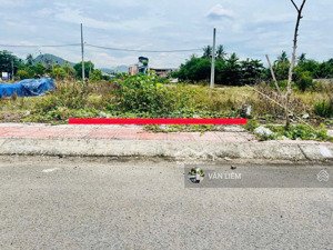 đất tđc ngọc hiệp đối diện công viên
- diện tích: 96.8m2 ( ngang 5m ) - đường rộng 13m, gần trạm y