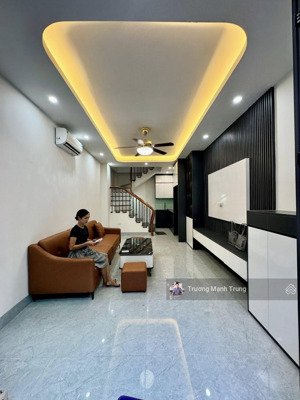 giảm mạnh! phố đê la thành, lô góc, ngõ ba gác thông tứ tung, nhà dân xây đẹp chắc chắn, dt 40m2x5t