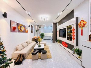 bán nhà trương định hoàng mai - 42m2 - ngõ thông- xe ba gác tránh- nhà mới ở ngay 7.95 tỷ