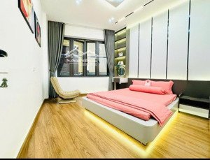 bán nhà 4 tầng 45m ngõ thông ô tô 30m ra bìa làng nam hồng. hơn 4 tỷ