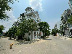 còn 1 căn 3 tầng dt: 160m2 trong đường 12 hxh đường 10m phường hiệp bình chánh sát chợ bình triệu