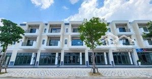 bán nhanh căn shophouse phân khu the suite aqua city vị trí đẹp , khai thác kinh doanh được ngay